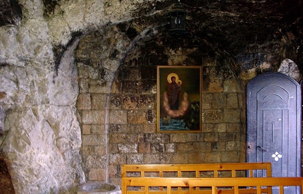 140430111919962saydet-al-nourieh-monastery-90